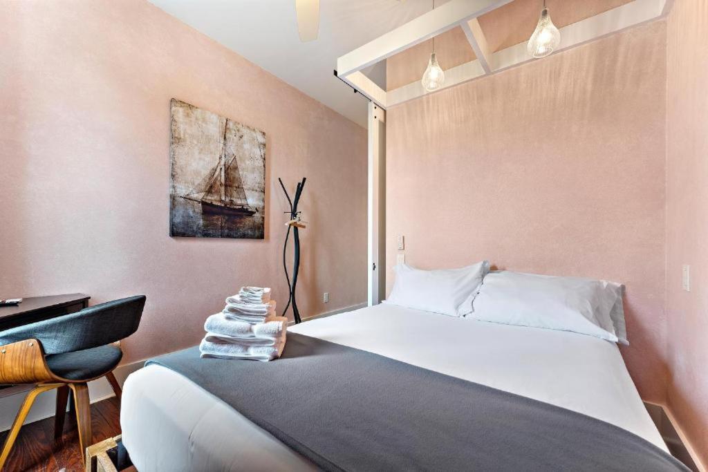 Lotus Galveston Hotel ภายนอก รูปภาพ